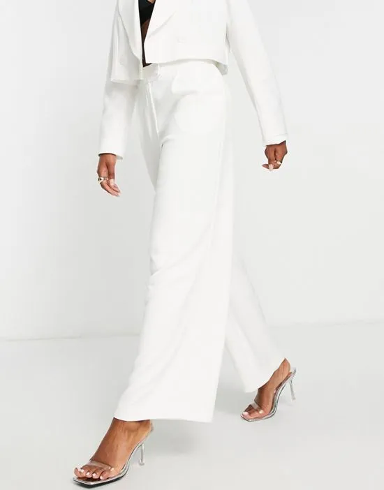 https://images.styletyx.com/images/bridal-oversized-suit-pants-in-ivory-part-of-a-set-ever-new-2031624_3.webp