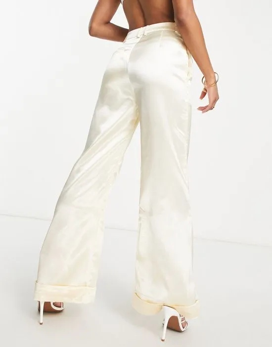 https://images.styletyx.com/images/bridal-satin-structured-tailored-pants-in-white-part-of-a-set-liquorish-petite-1643737411_2.webp