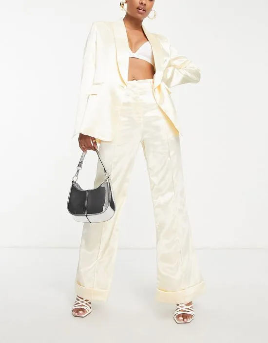 https://images.styletyx.com/images/bridal-satin-structured-tailored-pants-in-white-part-of-a-set-liquorish-petite-1643737411_4.webp