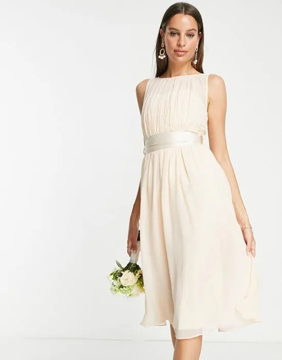 https://images.styletyx.com/images/bridesmaid-midi-skater-dress-in-blush-little-mistress-tall-2862506_3.webp