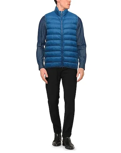 https://images.styletyx.com/images/bright-blue-techno-fabric-shell-jacket-barbour-1600549_2.webp