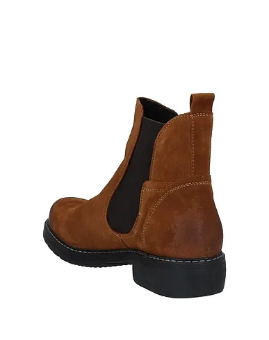 https://images.styletyx.com/images/brown-ankle-boot-manas-1088195_3.webp