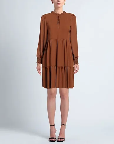 https://images.styletyx.com/images/brown-crepe-short-dress-boutique-de-la-femme-3323659_2.webp