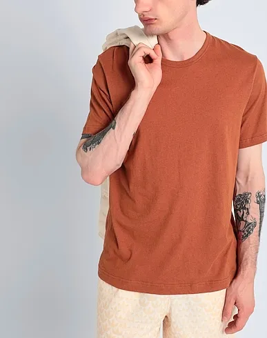 https://images.styletyx.com/images/brown-jersey-t-shirt-arket-1225641319_2.webp