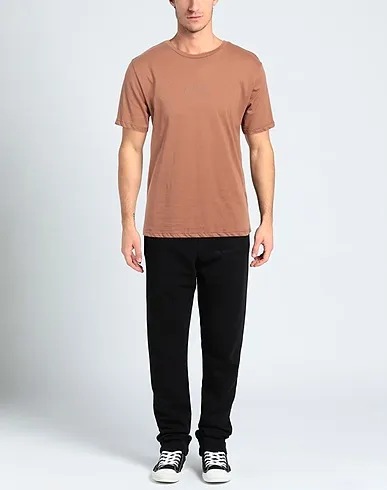 https://images.styletyx.com/images/brown-jersey-t-shirt-c-n-c-costume-national-751540529_2.webp