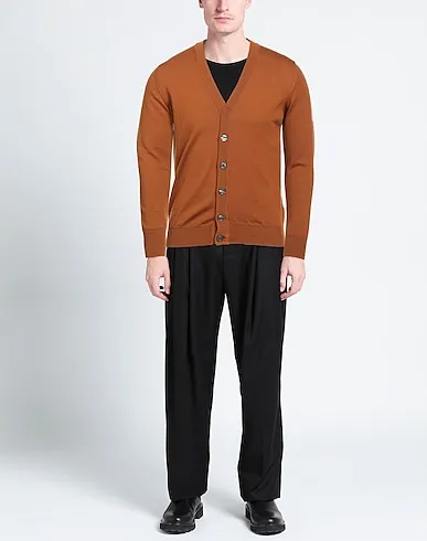 https://images.styletyx.com/images/brown-knitted-cardigan-vneck-3048236_2.webp