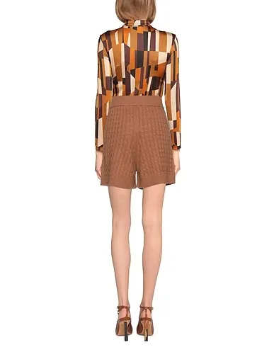 https://images.styletyx.com/images/brown-knitted-shorts-bermuda-brand-unique-665705_3.webp