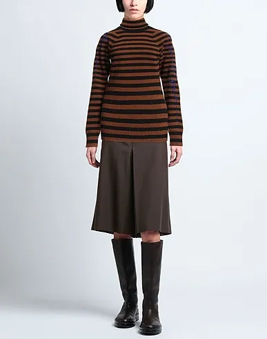 https://images.styletyx.com/images/brown-knitted-turtleneck-haider-ackermann-998965890_2.webp