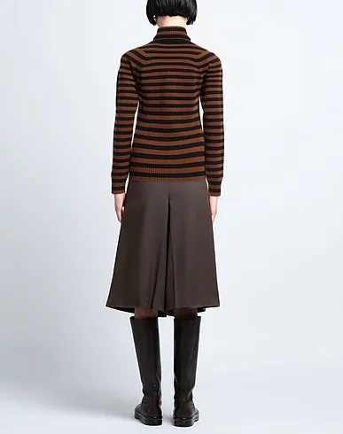 https://images.styletyx.com/images/brown-knitted-turtleneck-haider-ackermann-998965890_3.webp