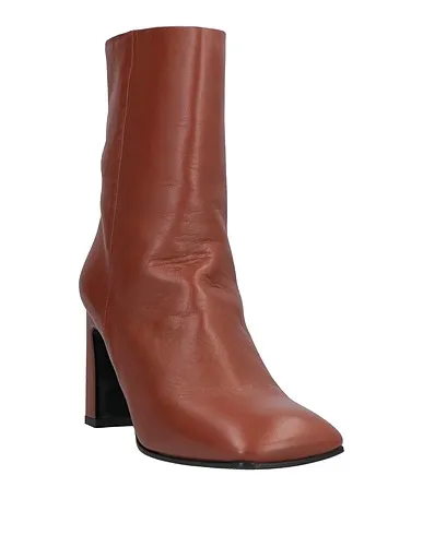 https://images.styletyx.com/images/brown-leather-ankle-boot-aldo-castagna-13120863_2.webp
