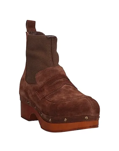 https://images.styletyx.com/images/brown-leather-ankle-boot-geneve-13343611_2.webp