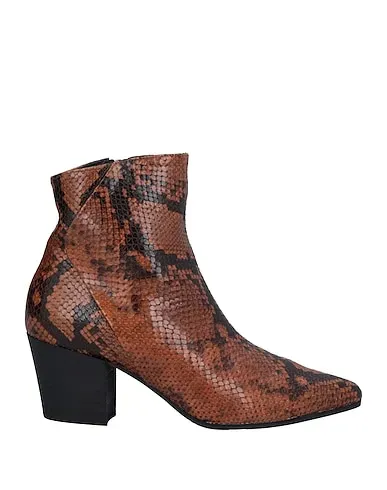 https://images.styletyx.com/images/brown-leather-ankle-boot-i-n-k-shoes-1634094_1.webp