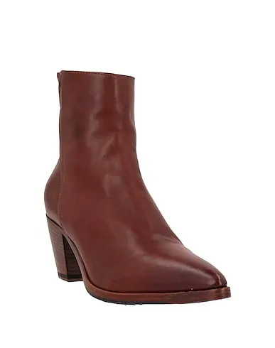https://images.styletyx.com/images/brown-leather-ankle-boot-jo-ghost-13081430_2.webp