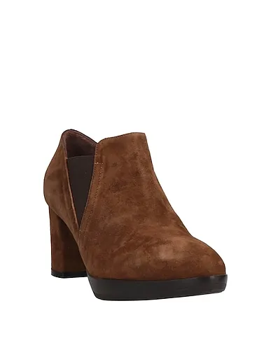 https://images.styletyx.com/images/brown-leather-ankle-boot-melluso-2878608_2.webp