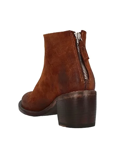 https://images.styletyx.com/images/brown-leather-ankle-boot-preventi-710775296_3.webp