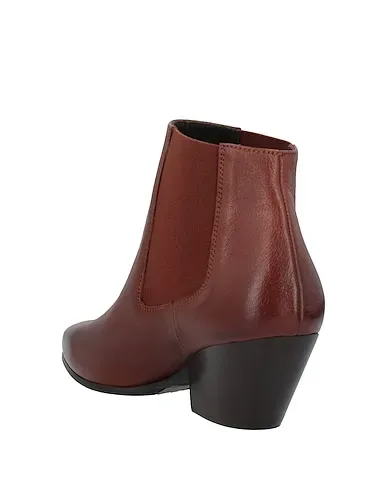 https://images.styletyx.com/images/brown-leather-ankle-boot-riccardo-cartillone-1705964_3.webp