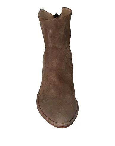 https://images.styletyx.com/images/brown-leather-ankle-boot-strategia-13006069_4.webp