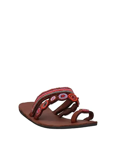 https://images.styletyx.com/images/brown-leather-flip-flops-aspiga-710505639_2.webp