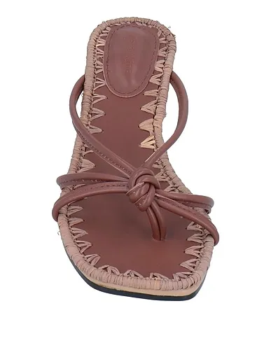https://images.styletyx.com/images/brown-leather-flip-flops-mara-mine-1224382821_4.webp