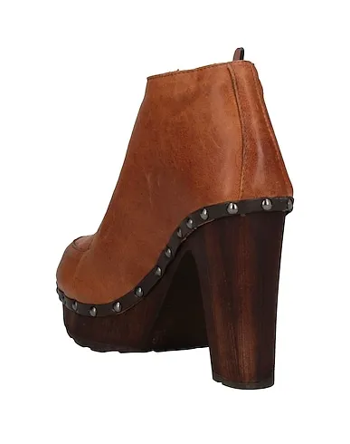 https://images.styletyx.com/images/brown-leather-laced-shoes-vicini-tapeet-936047526_3.webp