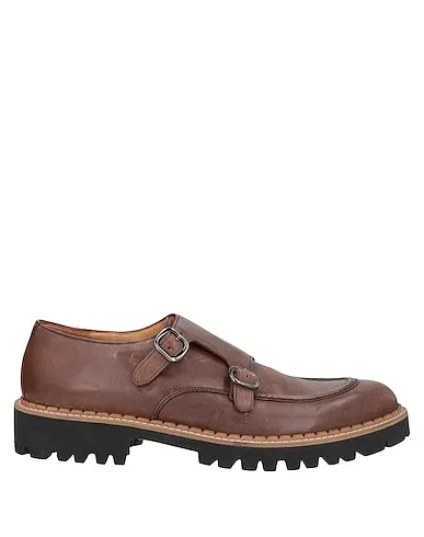 https://images.styletyx.com/images/brown-leather-loafers-eleventy-1011916532_1.webp