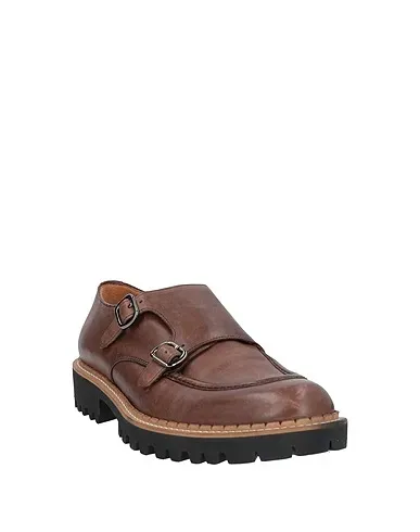 https://images.styletyx.com/images/brown-leather-loafers-eleventy-1011916532_2.webp