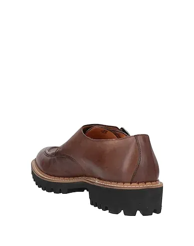 https://images.styletyx.com/images/brown-leather-loafers-eleventy-1011916532_3.webp
