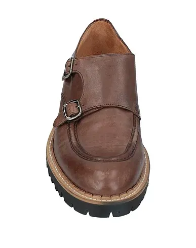 https://images.styletyx.com/images/brown-leather-loafers-eleventy-1011916532_4.webp