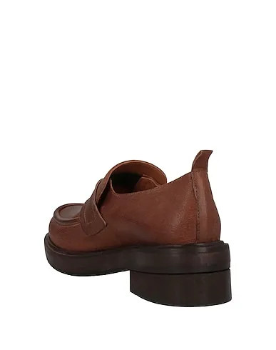 https://images.styletyx.com/images/brown-leather-loafers-zeis-excelsa-18291979_3.webp