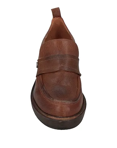 https://images.styletyx.com/images/brown-leather-loafers-zeis-excelsa-18291979_4.webp
