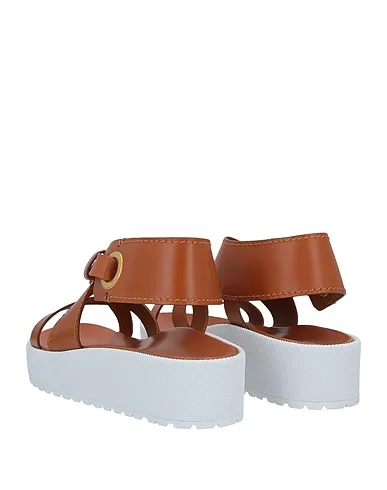 https://images.styletyx.com/images/brown-leather-sandals-chloe-998932726_3.webp