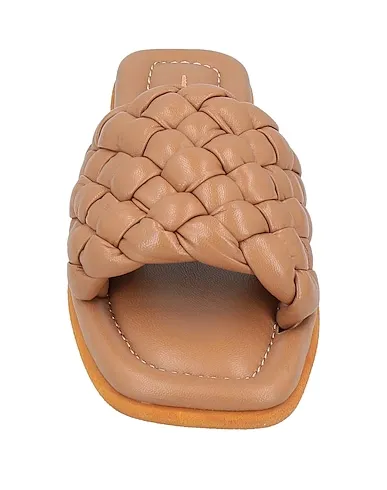 https://images.styletyx.com/images/brown-sandals-181-828345_4.webp