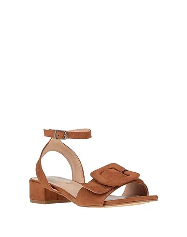 https://images.styletyx.com/images/brown-sandals-cinzia-soft-651955_2.webp