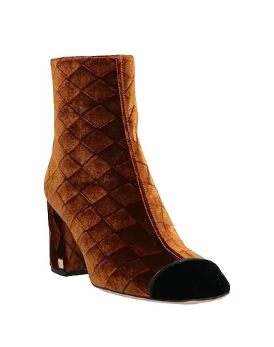 https://images.styletyx.com/images/brown-velvet-ankle-boot-ballin-3209896_2.webp