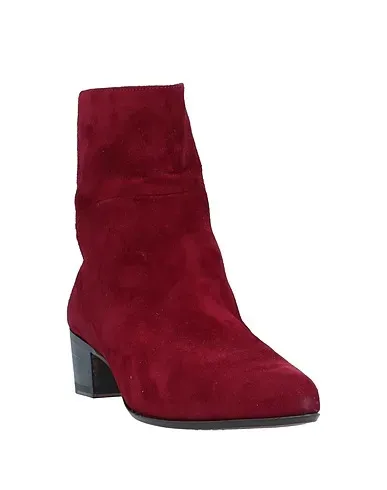 https://images.styletyx.com/images/burgundy-ankle-boot-i-n-k-shoes-1431369_2.webp