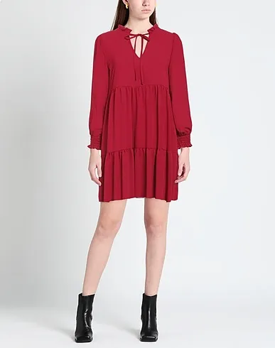 https://images.styletyx.com/images/burgundy-crepe-short-dress-boutique-de-la-femme-3323657_2.webp