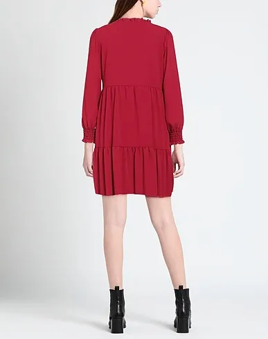 https://images.styletyx.com/images/burgundy-crepe-short-dress-boutique-de-la-femme-3323657_3.webp