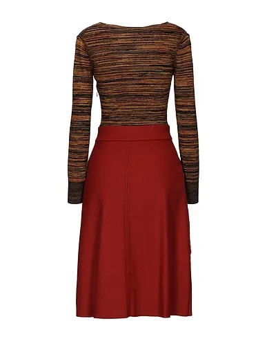 https://images.styletyx.com/images/burgundy-flannel-midi-dress-m-missoni-1318032185_2.webp