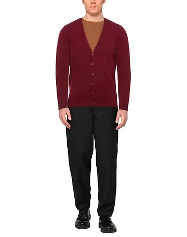 https://images.styletyx.com/images/burgundy-knitted-cardigan-5-1-annapurna-2914809_2.webp