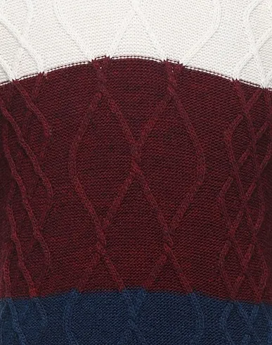 https://images.styletyx.com/images/burgundy-knitted-sweater-cashmere-company-734348_4.webp