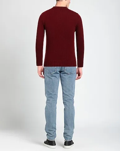https://images.styletyx.com/images/burgundy-knitted-sweater-vneck-2386441_3.webp
