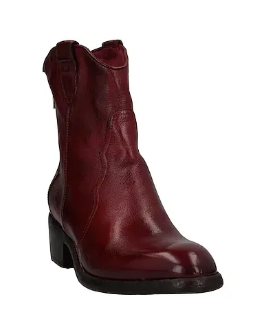 https://images.styletyx.com/images/burgundy-leather-ankle-boot-jo-ghost-13246208_2.webp