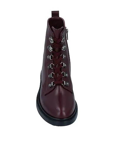 https://images.styletyx.com/images/burgundy-leather-ankle-boot-le-silla-1355866_4.webp