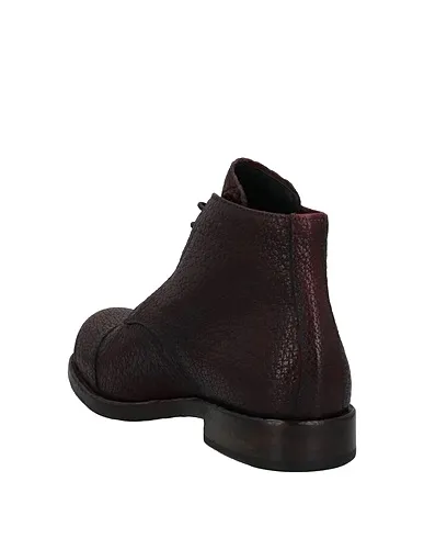 https://images.styletyx.com/images/burgundy-leather-ankle-boot-preventi-1003991617_3.webp