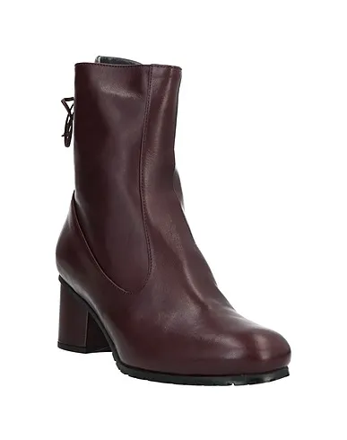 https://images.styletyx.com/images/burgundy-leather-ankle-boot-riccardo-cartillone-1398054_2.webp