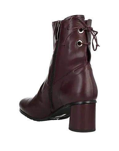 https://images.styletyx.com/images/burgundy-leather-ankle-boot-riccardo-cartillone-1398054_3.webp
