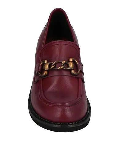 https://images.styletyx.com/images/burgundy-leather-loafers-divine-follie-2967920_4.webp