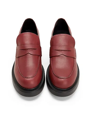https://images.styletyx.com/images/burgundy-leather-loafers-leonardo-principi-2610840_2.webp