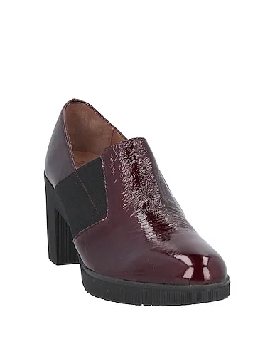 https://images.styletyx.com/images/burgundy-leather-loafers-wonders-1005118435_2.webp