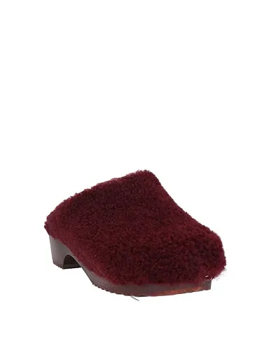 https://images.styletyx.com/images/burgundy-leather-mules-and-clogs-figure-decorative-710822655_2.webp
